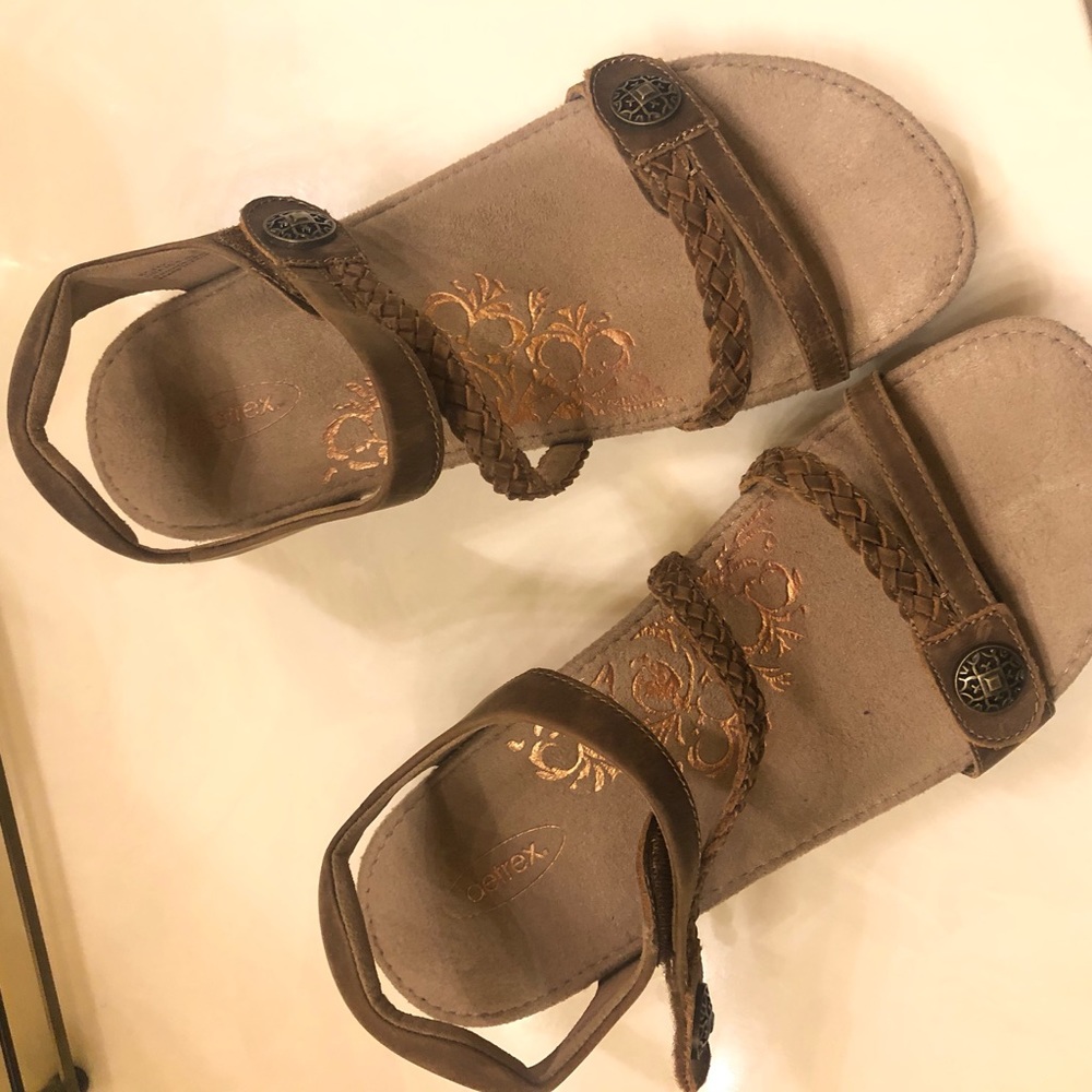 Aetrex brown leather sandal size 10